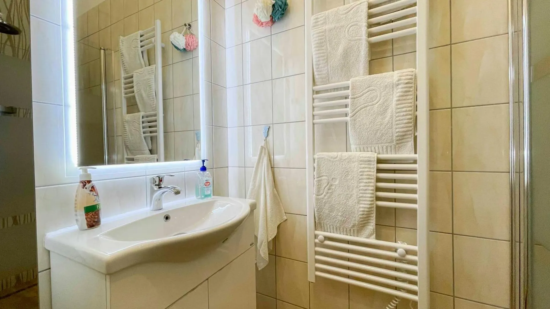Free Garage!!! Downtown Apartment Near The New York Coffee House Budapest