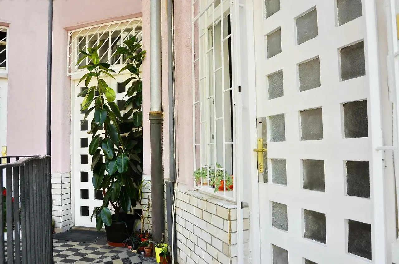 Free Garage!!! Downtown Apartment Near The New York Coffee House Βουδαπέστη